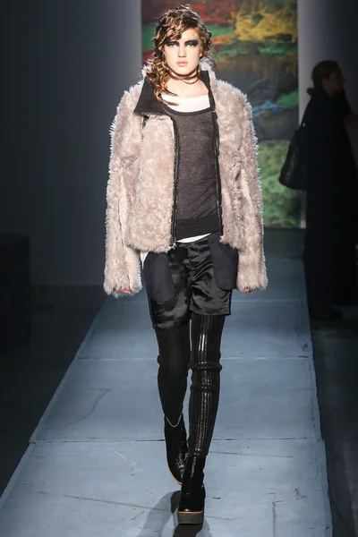 Look 12
